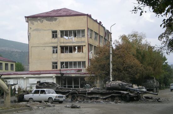 Tskhinvali in ruins