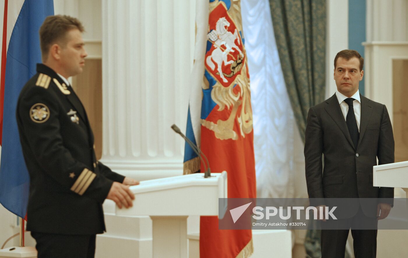 Dmitry Medvedev meeting with servicemen
