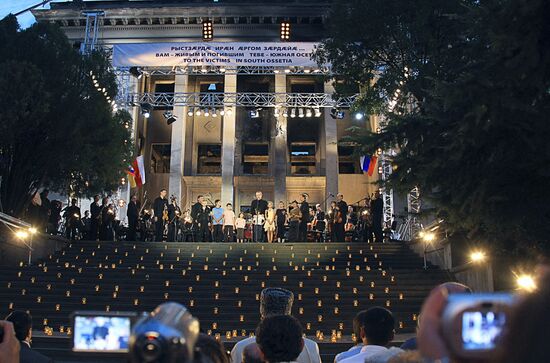 Valery Gergiev leads a requiem concert in Tskhinvali