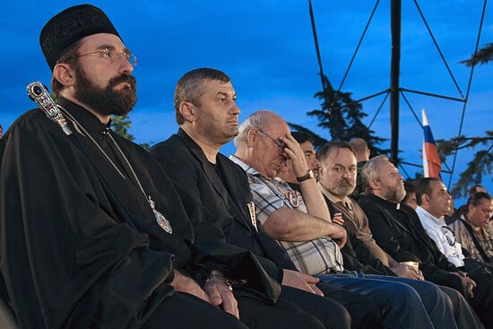 Valery Gergiev leads a requiem concert in Tskhinvali