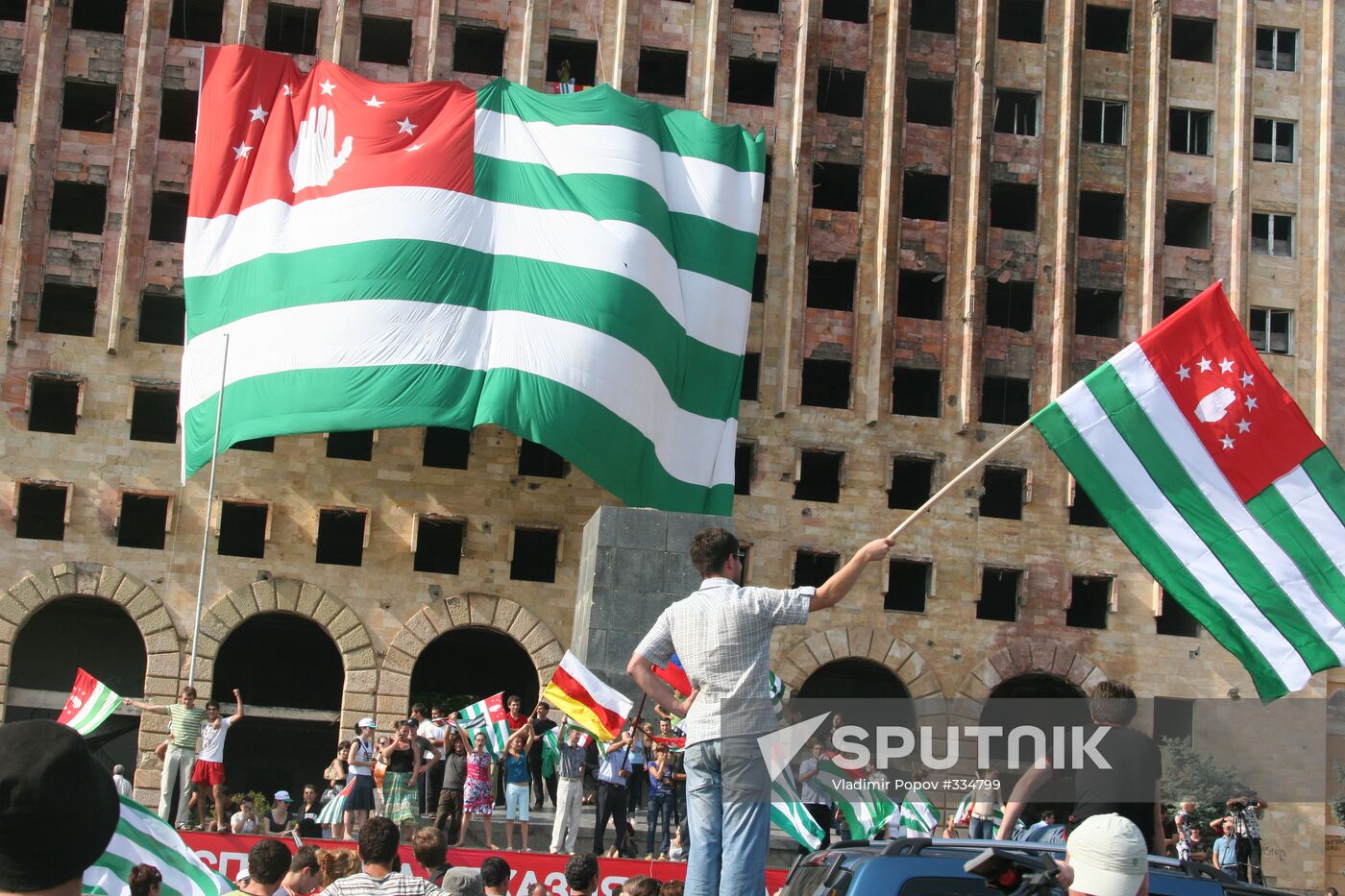 Sukhumi residents rejoicing