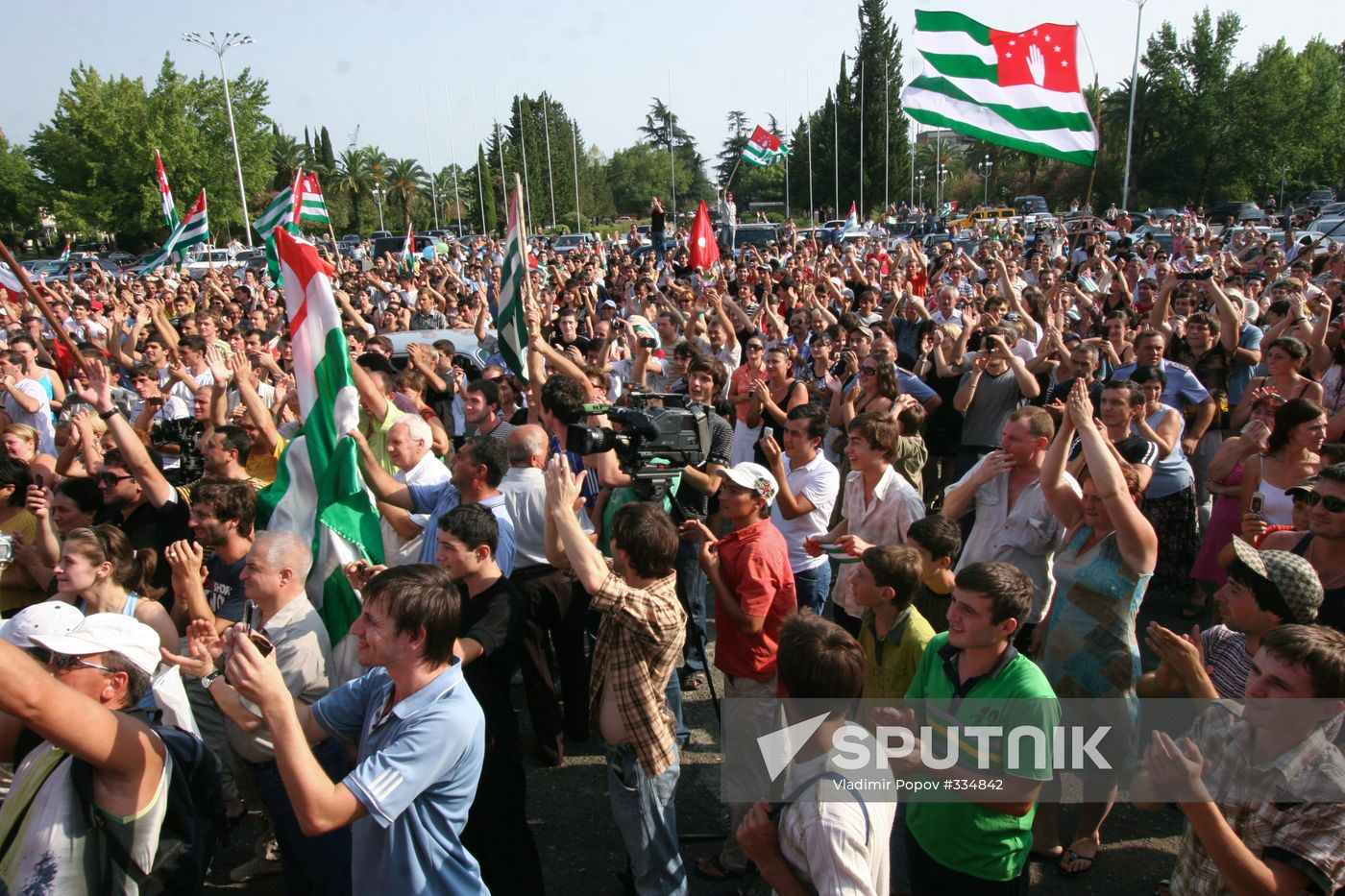 Sukhumi residents rejoicing
