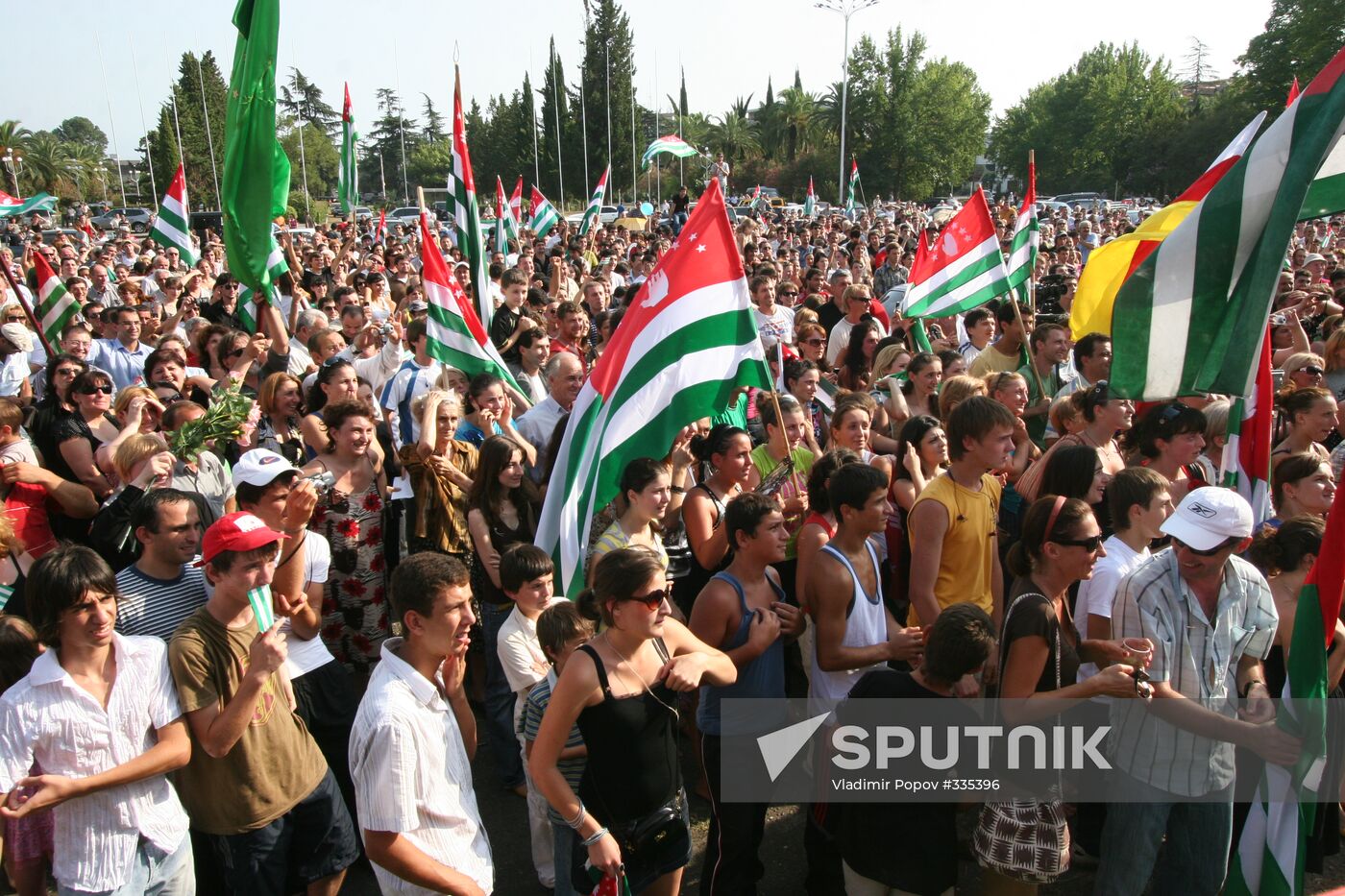 Sukhumi residents rejoicing