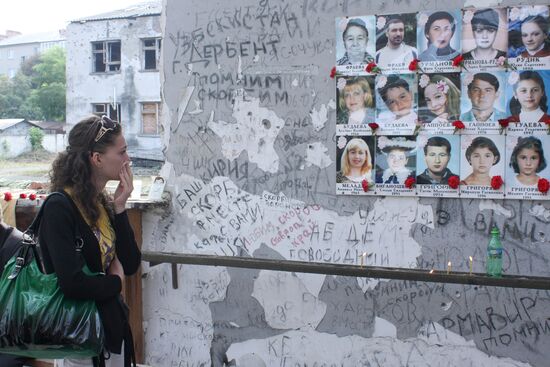 Paying tribute to victims of terrorist attack in Beslan