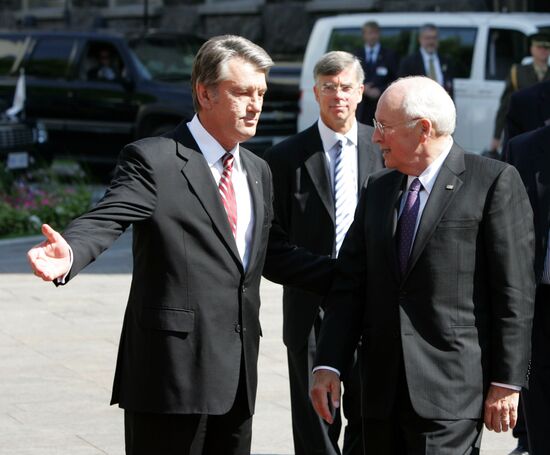 Meeting of Victor Yushchenko and Dick Cheney