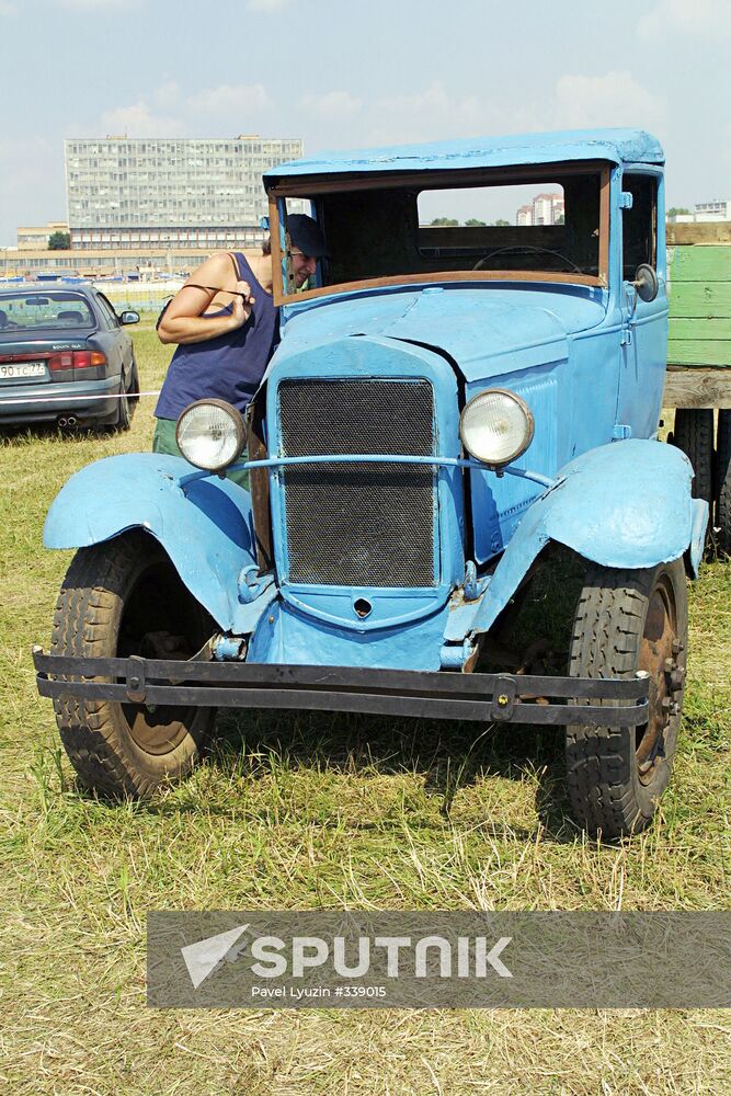 6th Exotic 2002 car show