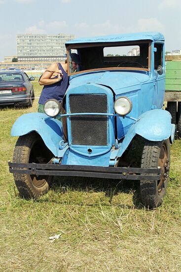 6th Exotic 2002 car show