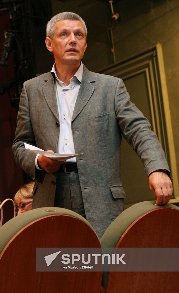 The Stanislavsky Theater company convene