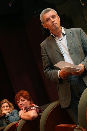 The Stanislavsky Theater company convene