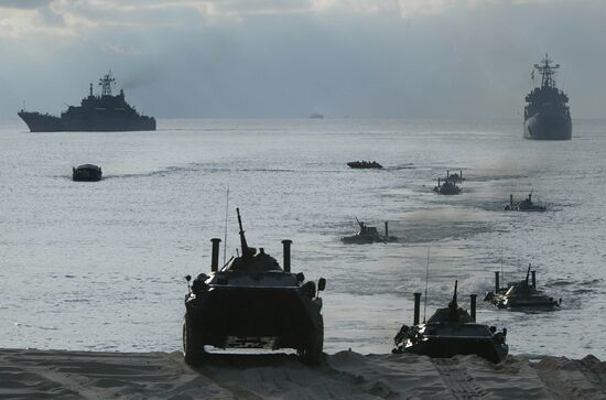 Russia's Baltic Fleet air assault and amphibious assault landing