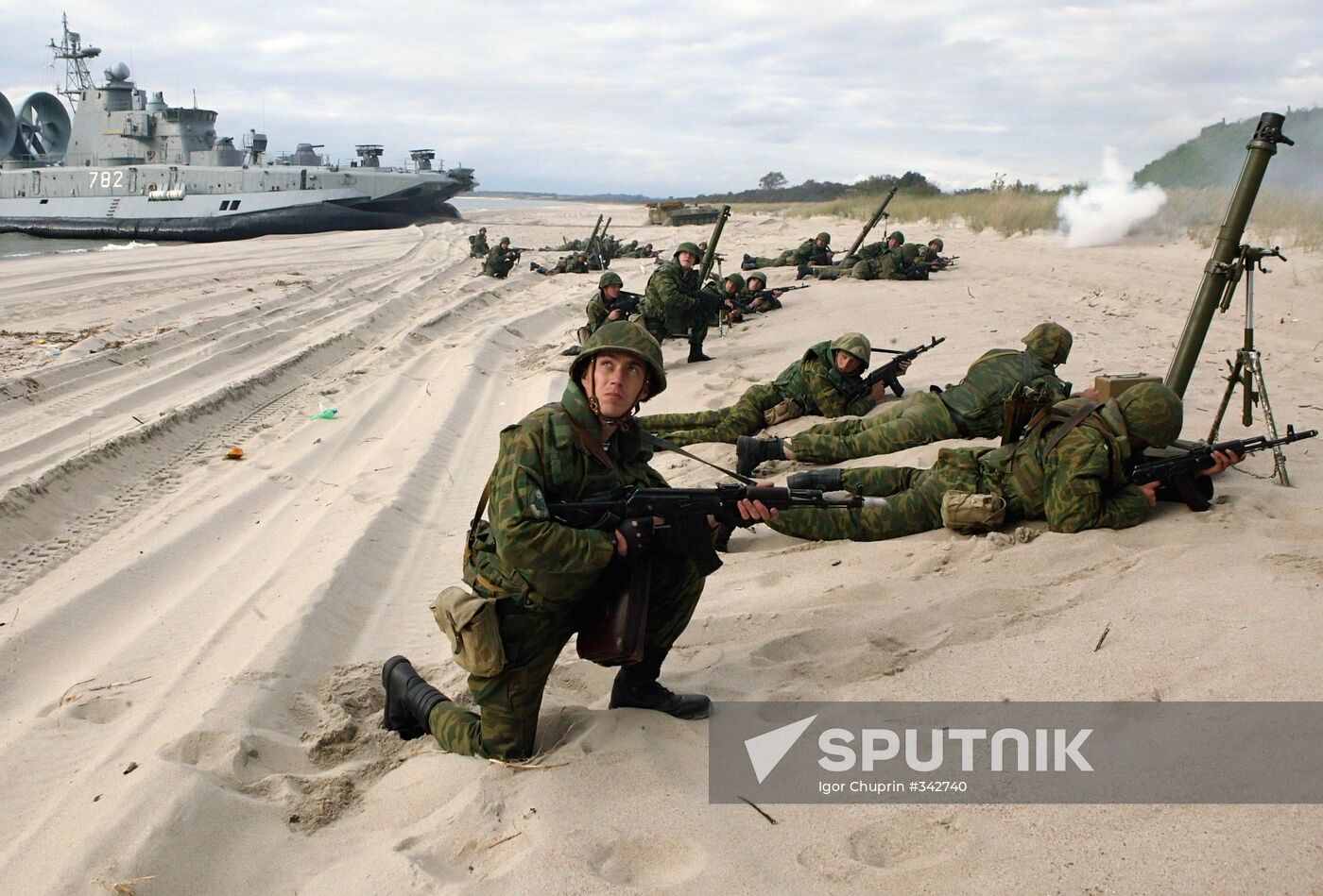 Russia's Baltic Fleet air assault and amphibious assault landing