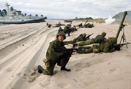 Russia's Baltic Fleet air assault and amphibious assault landing