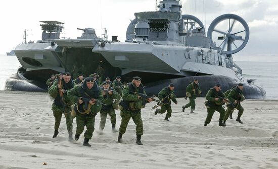 Russia's Baltic Fleet air assault and amphibious assault landing
