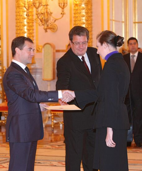 Credentials being renewed by foreign ambassadors