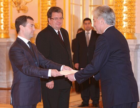 Credentials being renewed by foreign ambassadors
