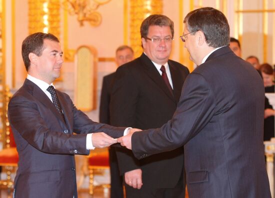 Credentials being renewed by foreign ambassadors