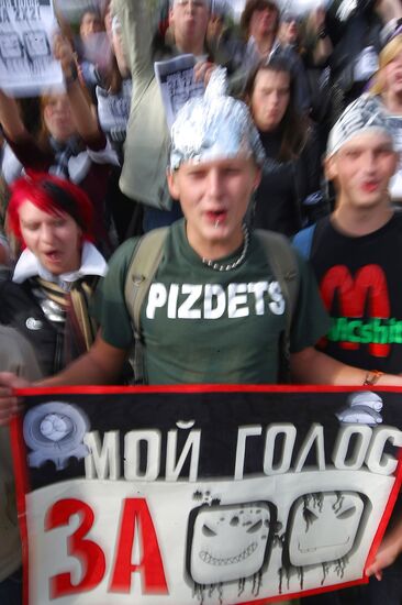Demonstration in support of TV channel 2x2