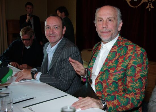 American actors John Malkovich and Kevin Spacey