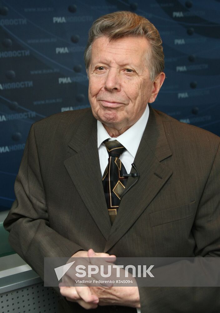 News conference by Yevgeny Chazov