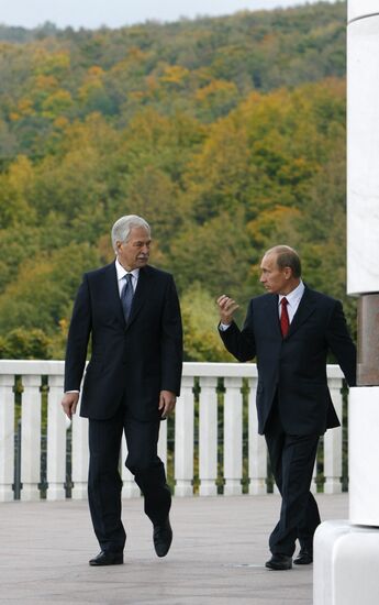 Vladimir Putin, United Russia Party