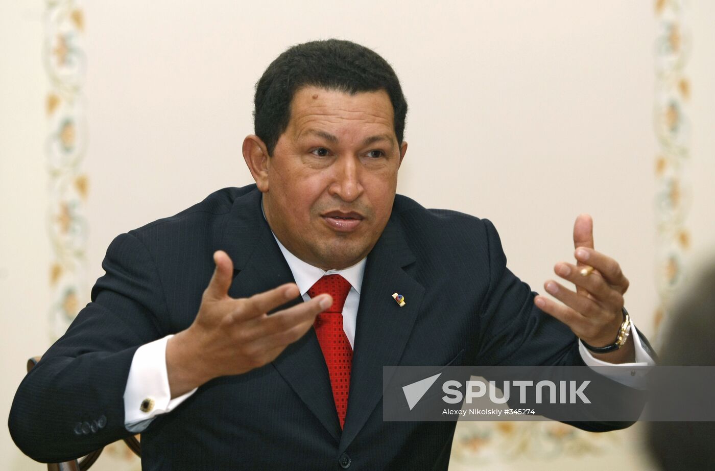 Vladimir Putin met with Hugo Chavez