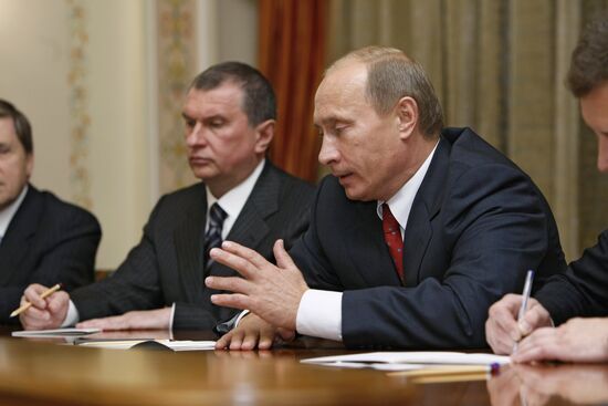 Vladimir Putin meeting with Hugo Chávez