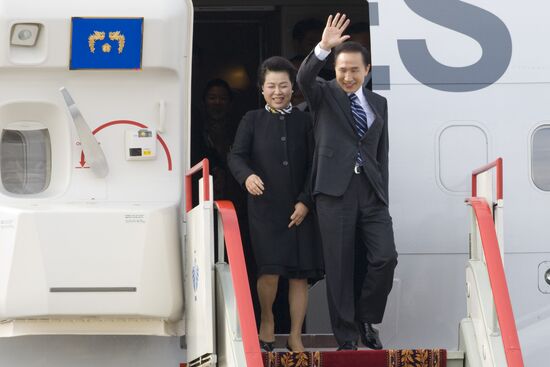 South Korea's president Lee Myung Bak arrives in Moscow