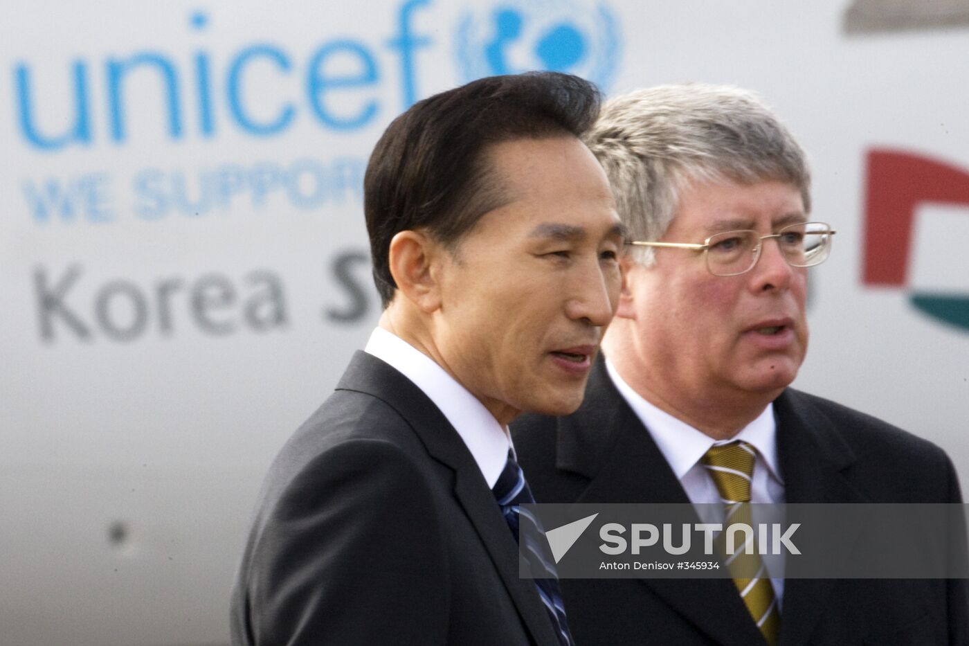 South Korea's president Lee Myung Bak arrives in Moscow