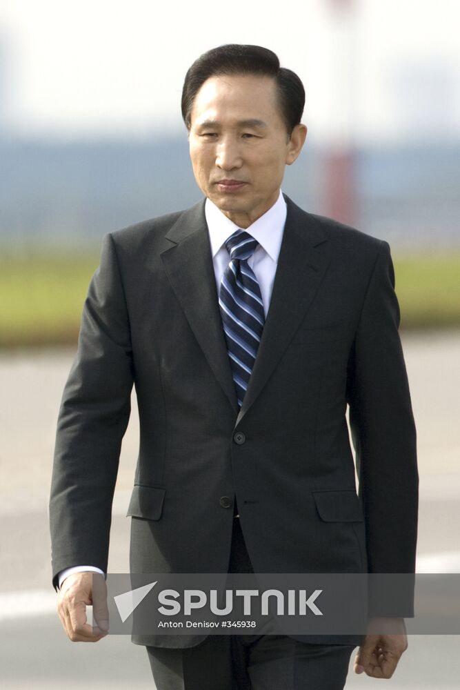 South Korea's president Lee Myung Bak arrives in Moscow