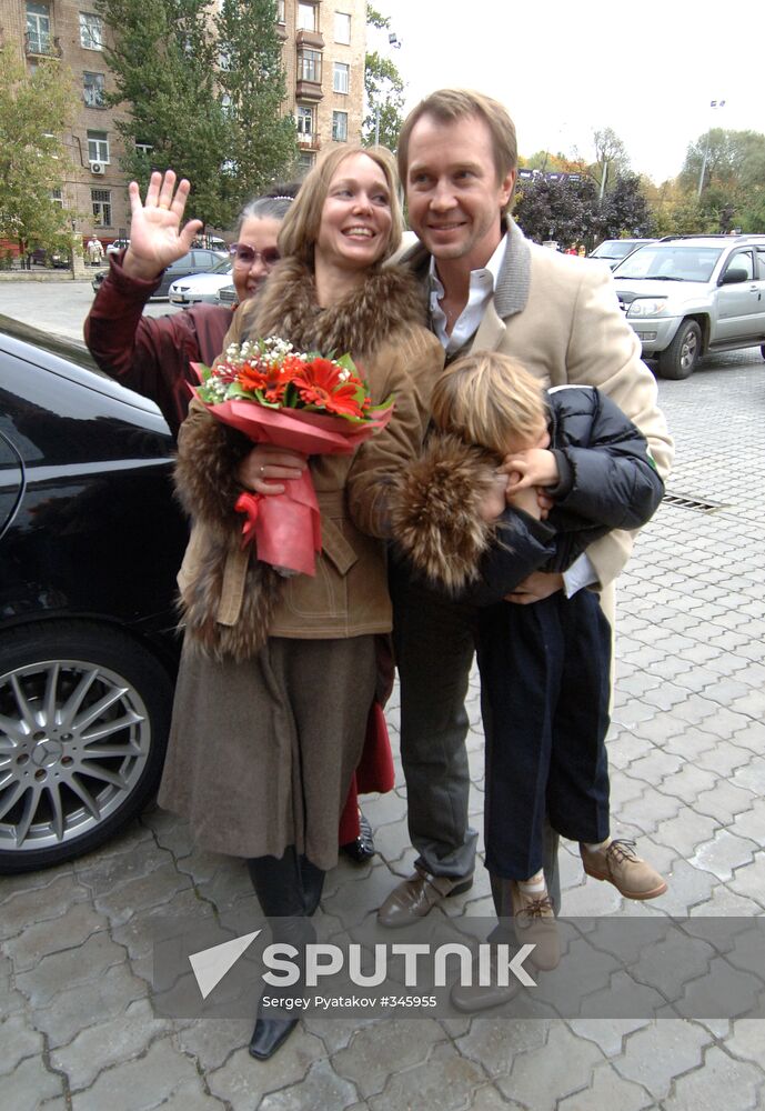 Khamatova and Mironov's stars in Alley of Glory