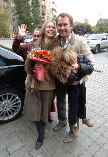 Khamatova and Mironov's stars in Alley of Glory