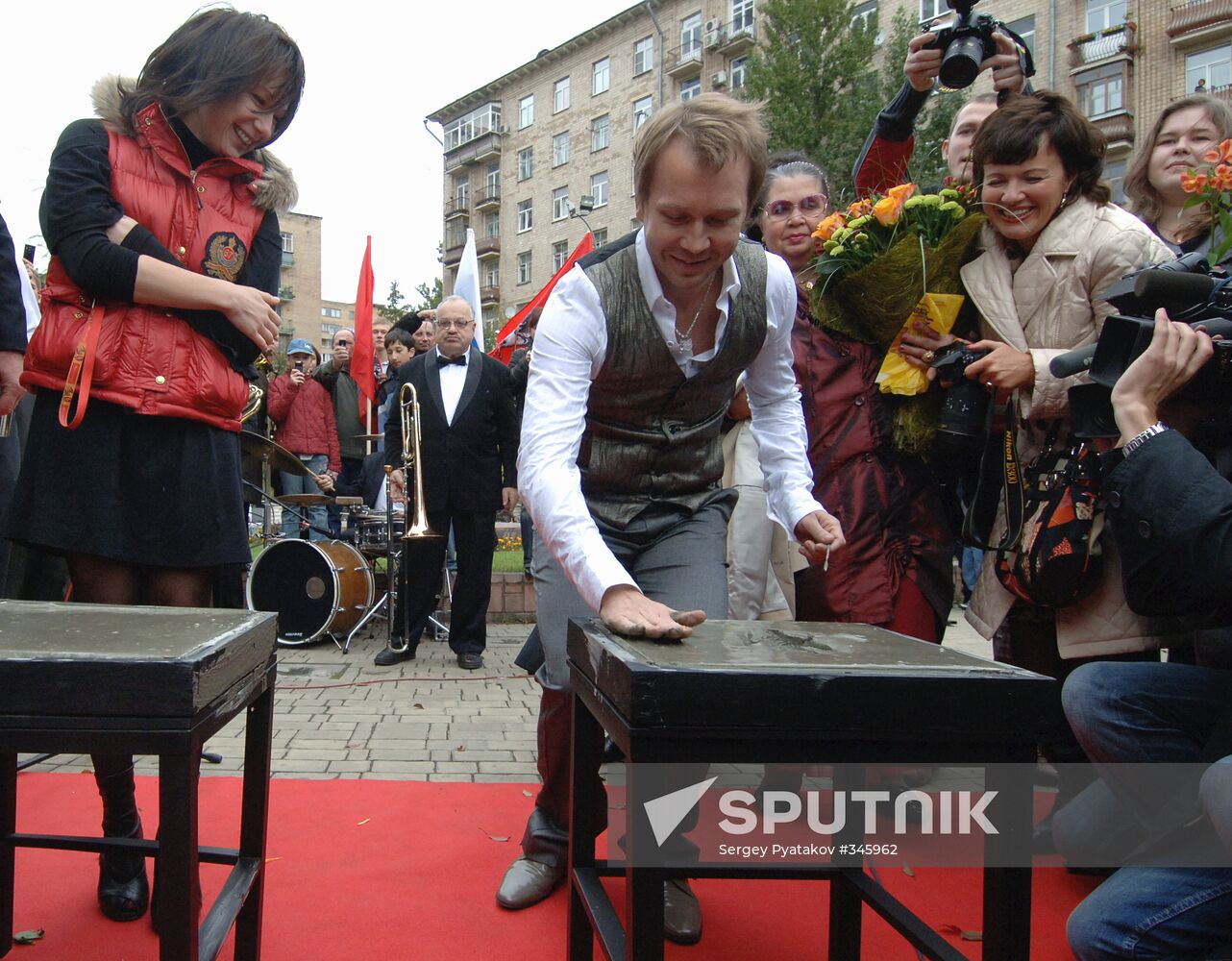 Khamatova and Mironov's stars in Alley of Glory