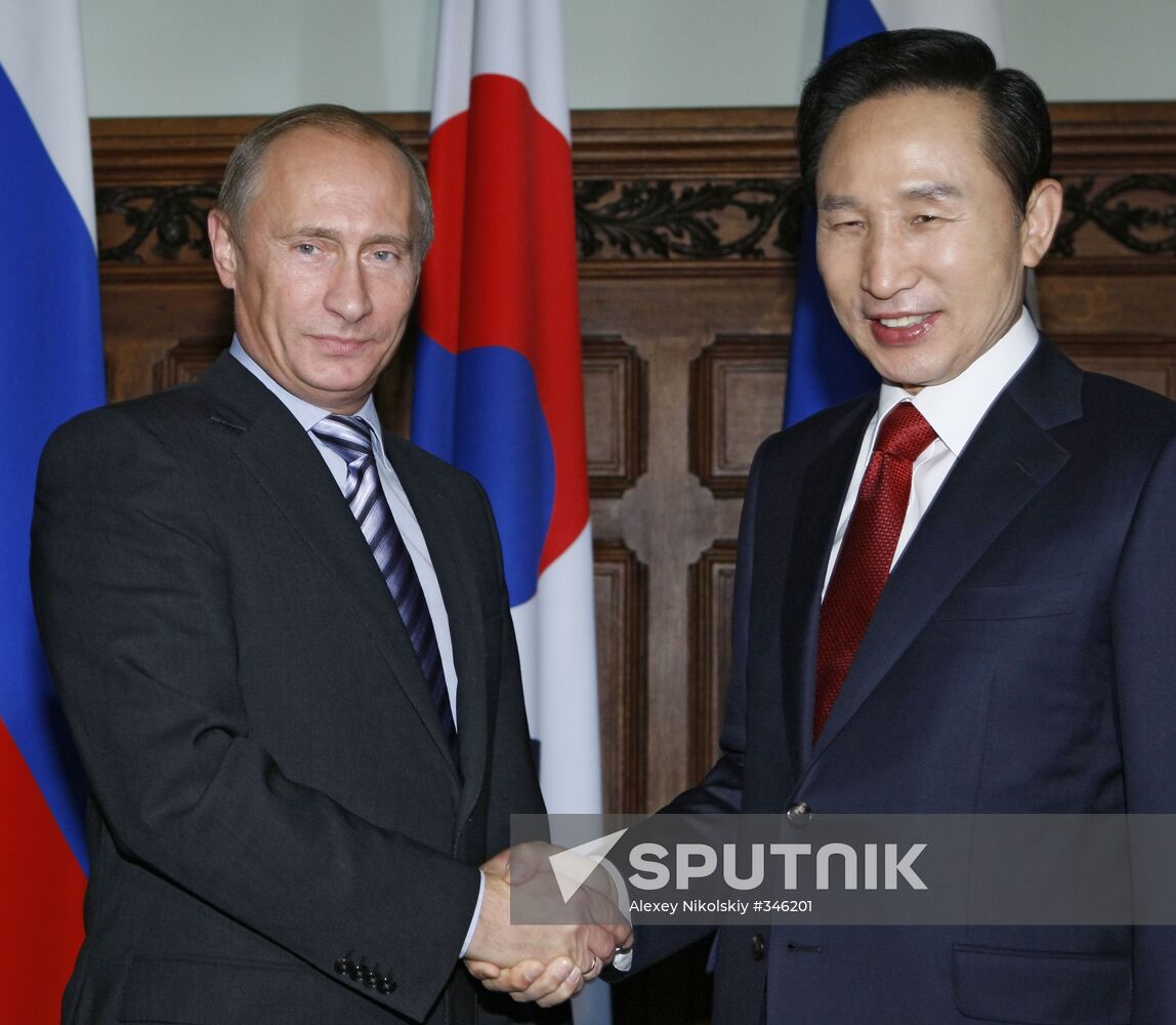 Vladimir Putin, Lee Myung Bak