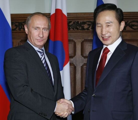 Vladimir Putin, Lee Myung Bak