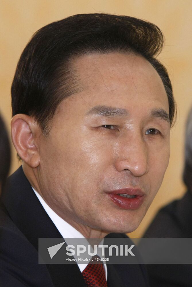 Vladimir Putin Lee Myung Bak