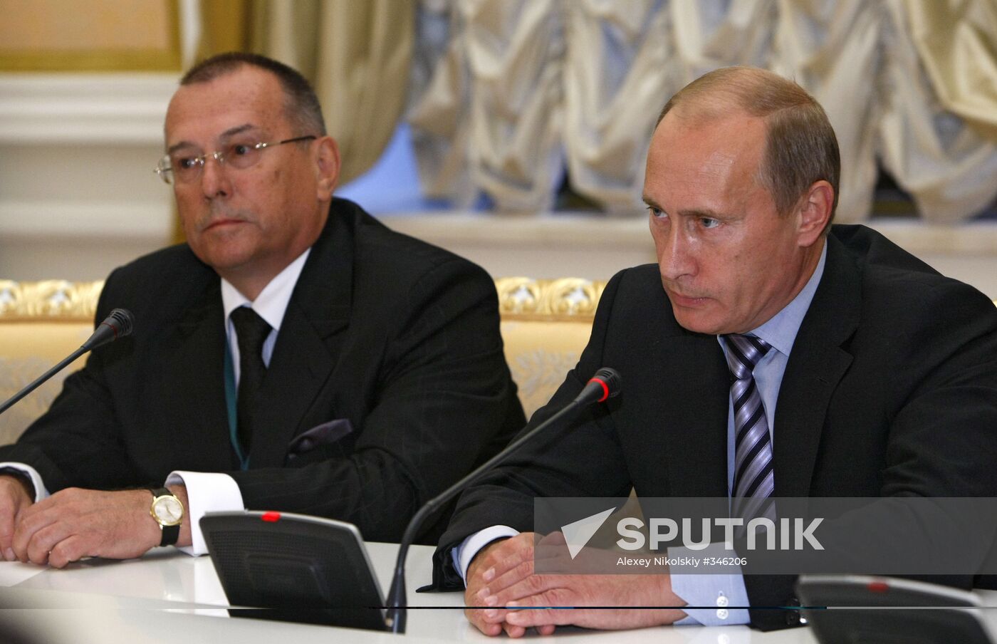 Vladimir Putin, Lee Myung Bak