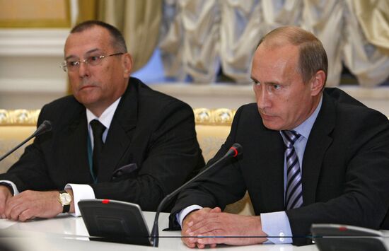 Vladimir Putin, Lee Myung Bak