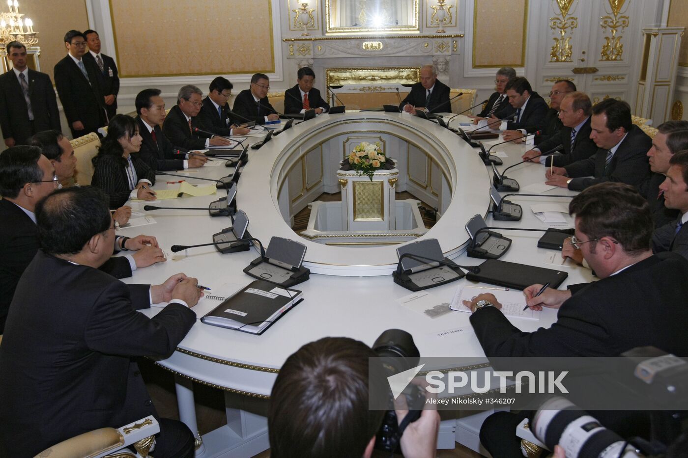 Vladimir Putin Lee Myung Bak
