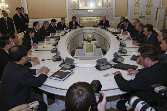 Vladimir Putin Lee Myung Bak