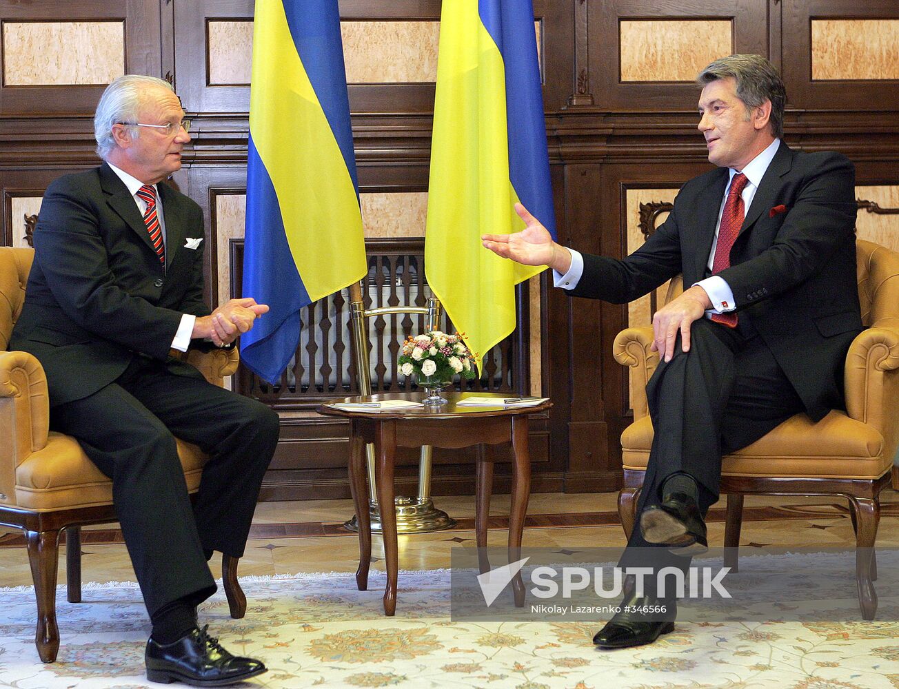 President Viktor Yushchenko and King Carl XVI Gustaf