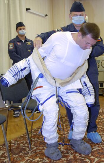 ISS Expedition 18 crew in training at Baikonur Space Center