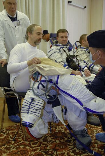 ISS Expedition 18 crew in training at Baikonur Space Center