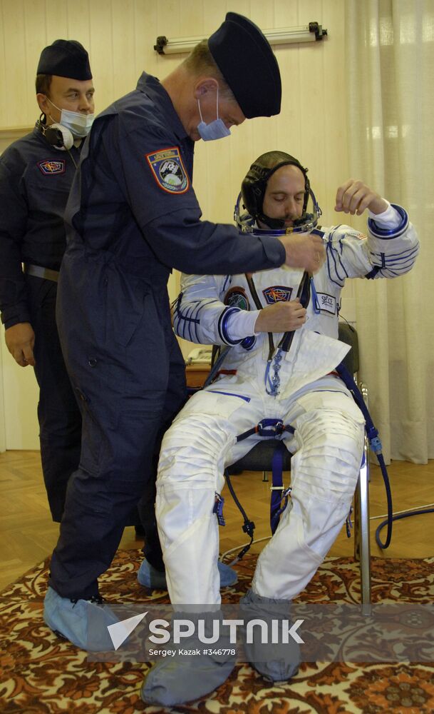 ISS Expedition 18 crew in training at Baikonur Space Center