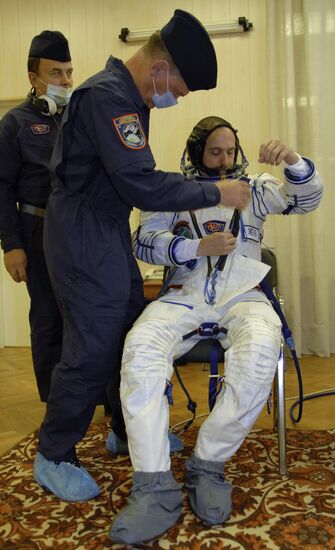 ISS Expedition 18 crew in training at Baikonur Space Center