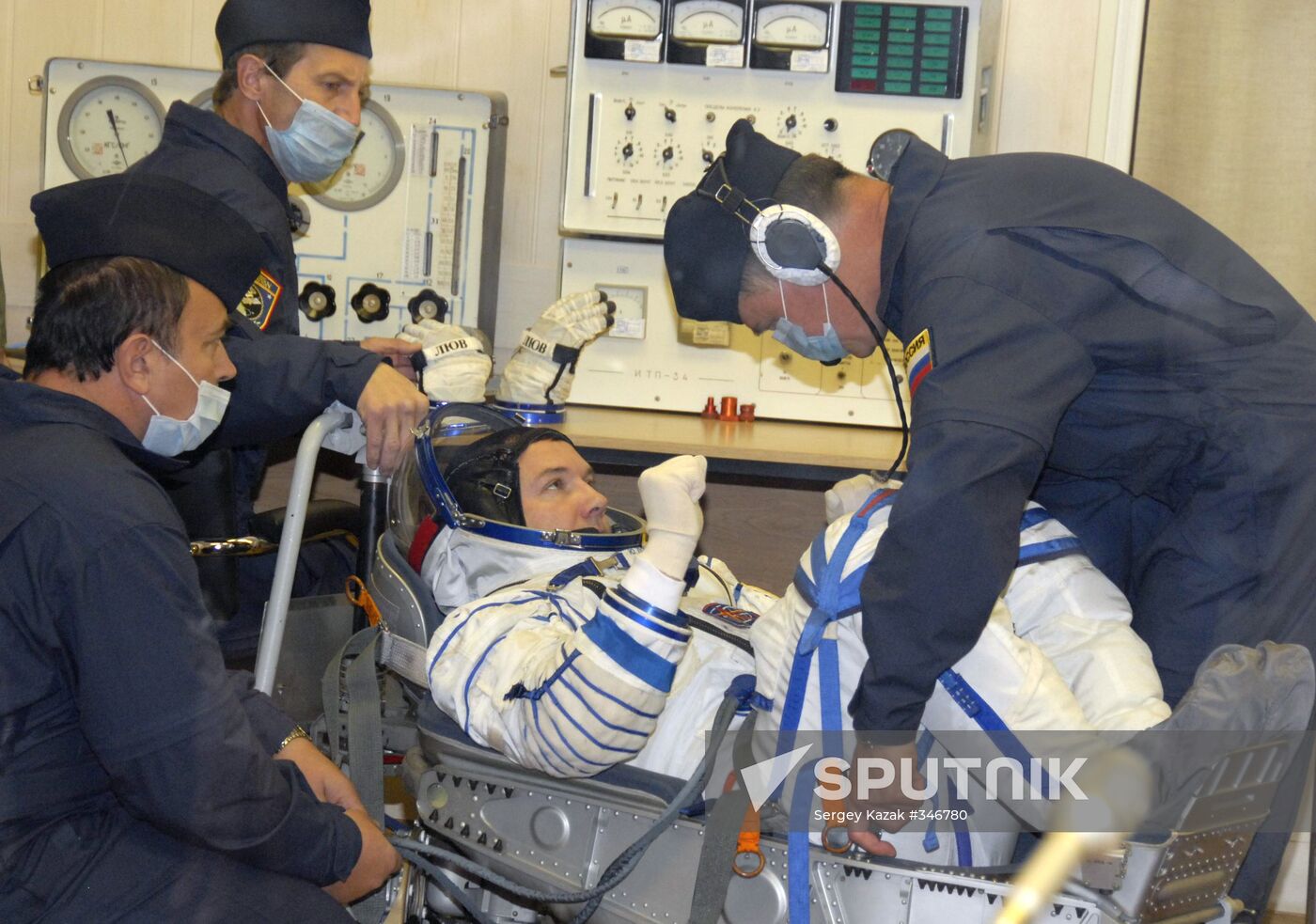 ISS Expedition 18 crew in training at Baikonur Space Center