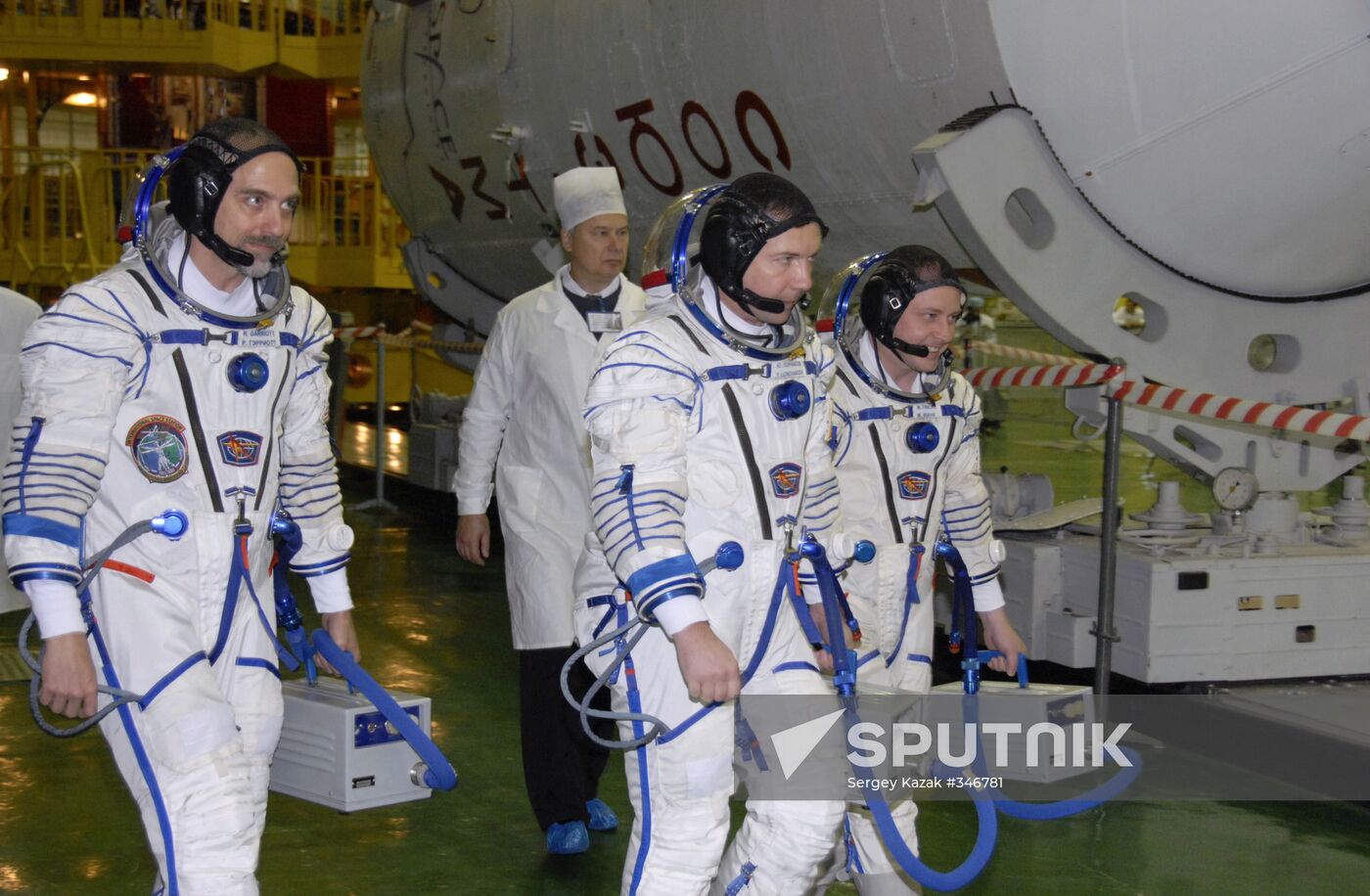 ISS Expedition 18 crew in training at Baikonur Space Center