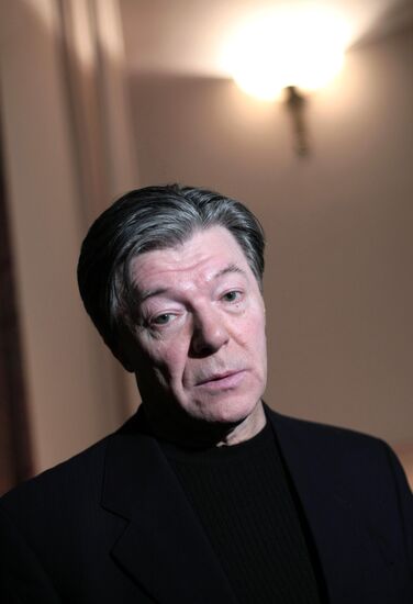 Lenkom actors meet before launch of new season