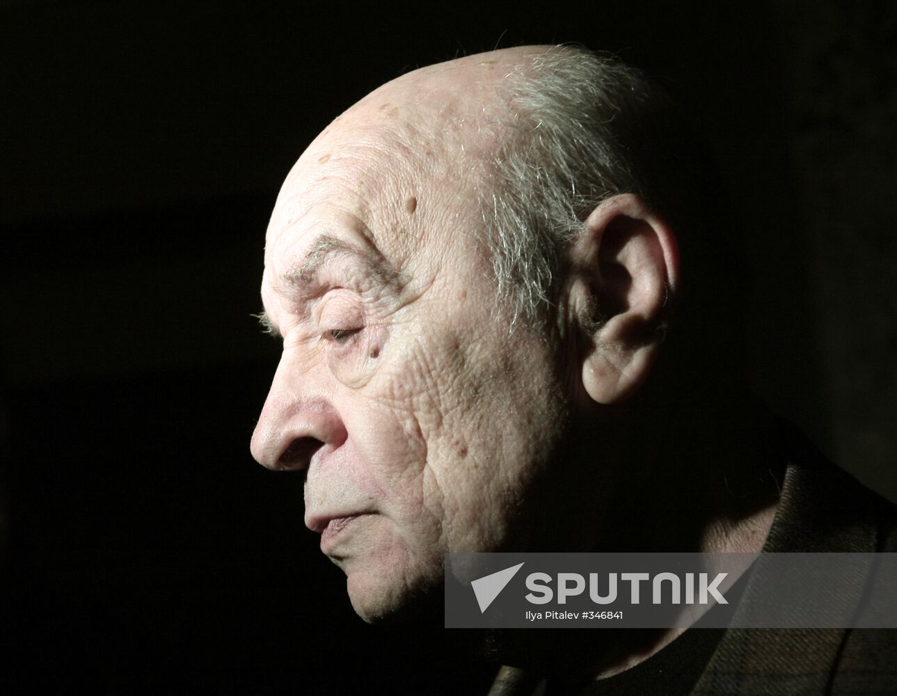 Lenkom actors meet before launch of new season