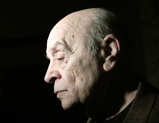 Lenkom actors meet before launch of new season