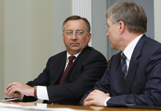 Government activities, October 2, 2008